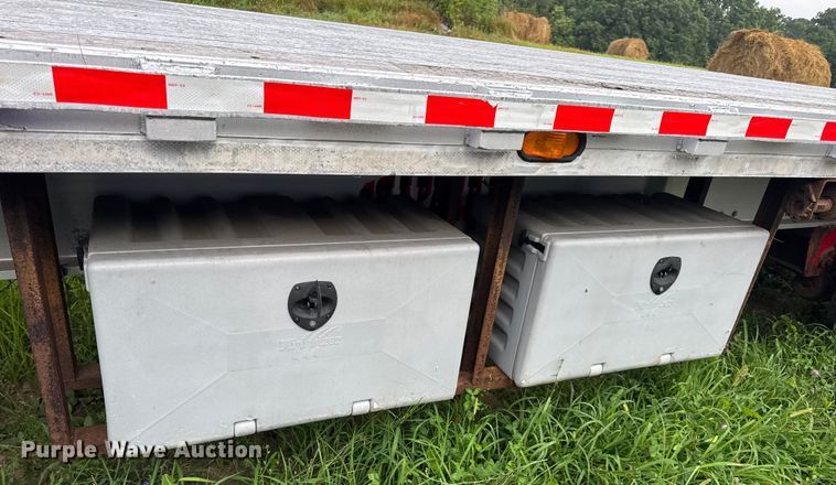image for item DW3428 1997 Chaparral flatbed trailer
