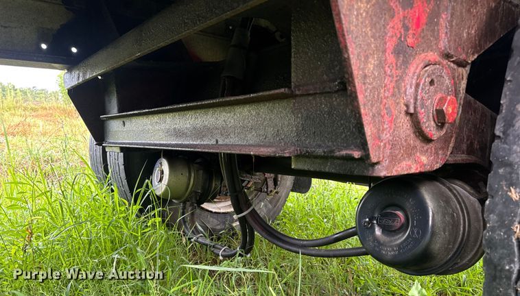 image for item DW3428 1997 Chaparral flatbed trailer