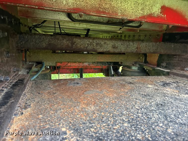 image for item DW3428 1997 Chaparral flatbed trailer