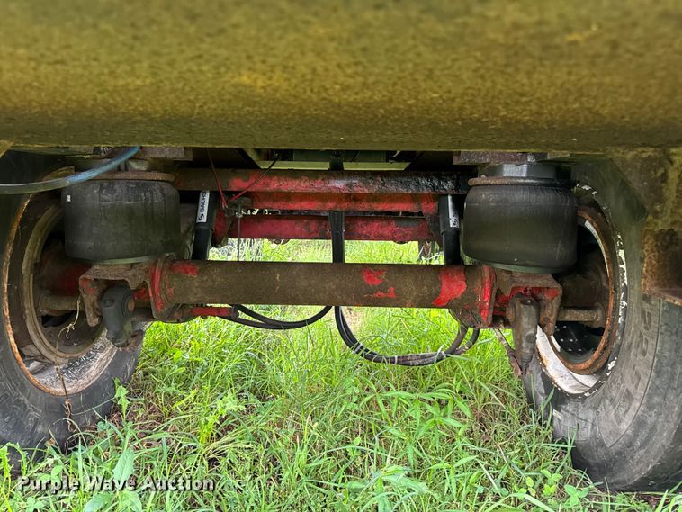 image for item DW3428 1997 Chaparral flatbed trailer