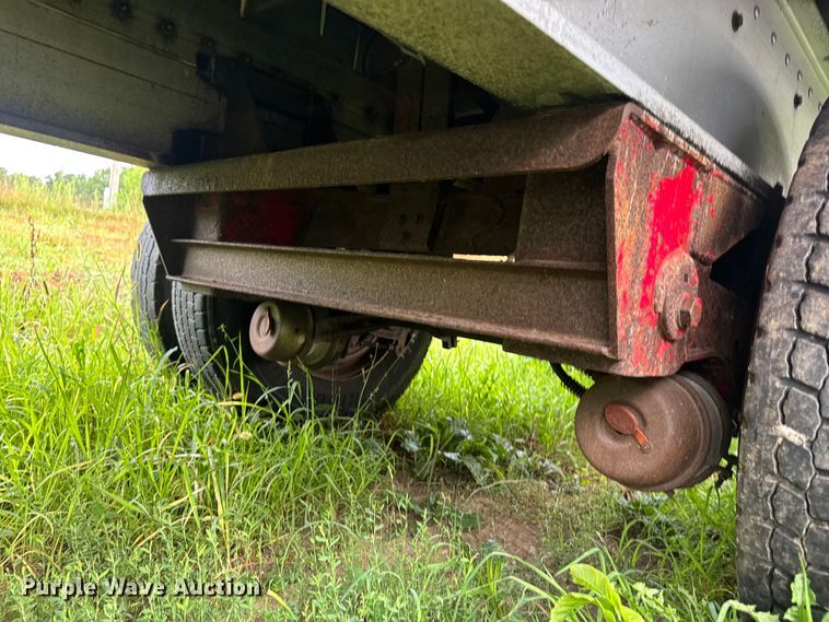 image for item DW3428 1997 Chaparral flatbed trailer