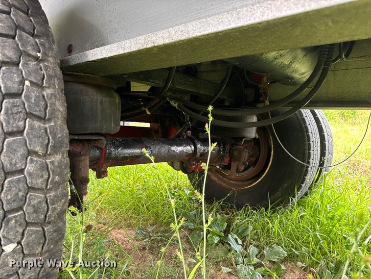 image for item DW3428 1997 Chaparral flatbed trailer