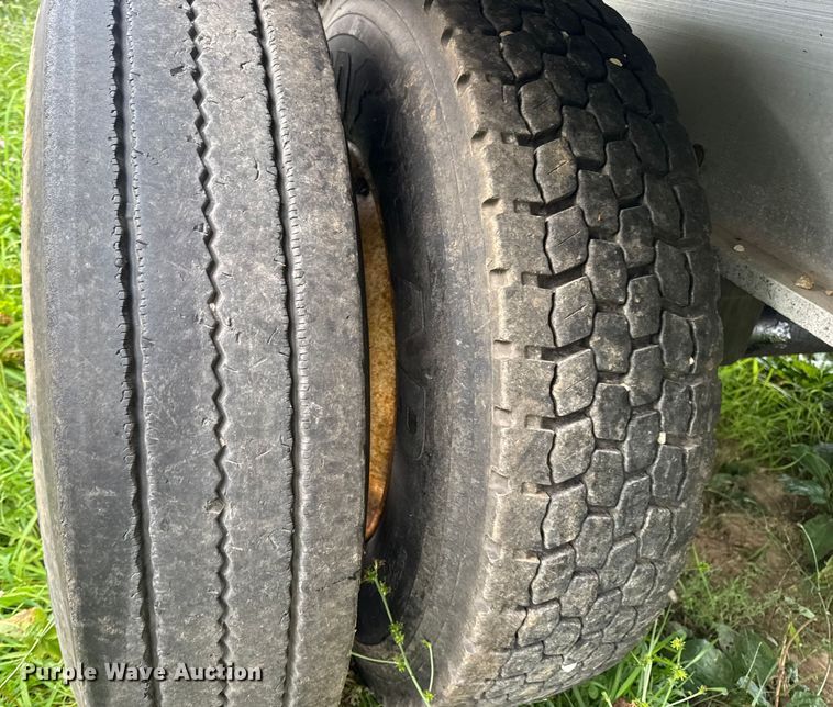 image for item DW3428 1997 Chaparral flatbed trailer