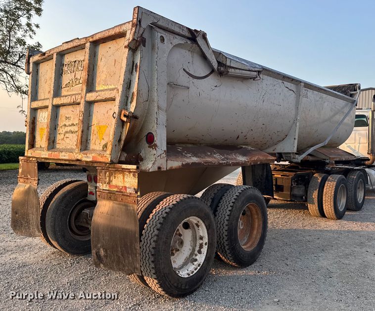 image for item DW3434 1996 Reliance end dump trailer