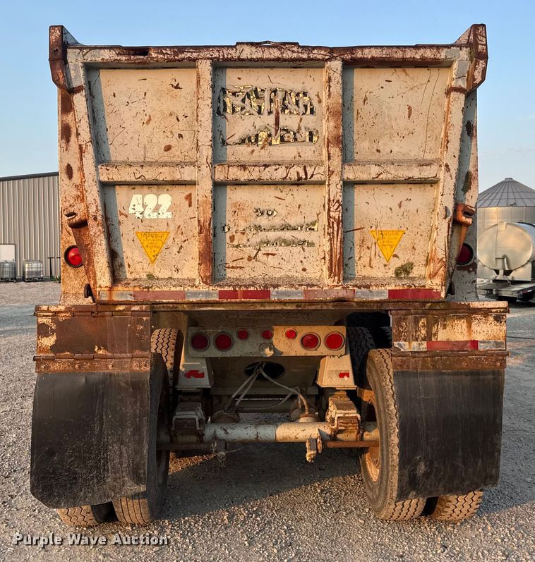 image for item DW3434 1996 Reliance end dump trailer