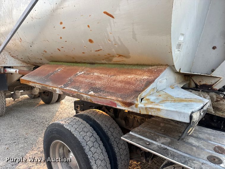 image for item DW3434 1996 Reliance end dump trailer