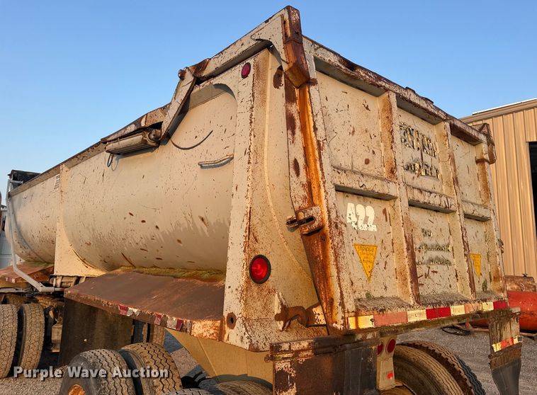 image for item DW3434 1996 Reliance end dump trailer
