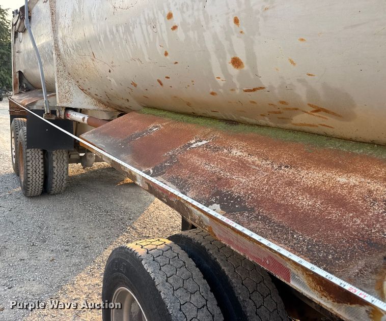 image for item DW3434 1996 Reliance end dump trailer