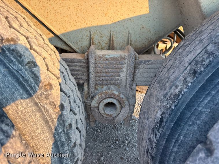 image for item DW3434 1996 Reliance end dump trailer