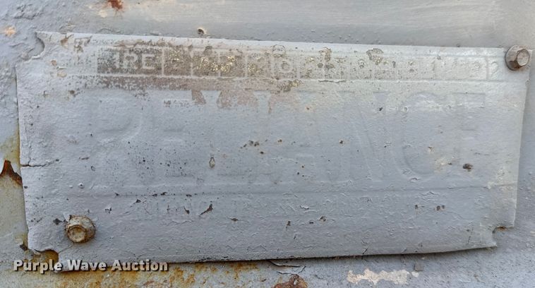 image for item DW3434 1996 Reliance end dump trailer