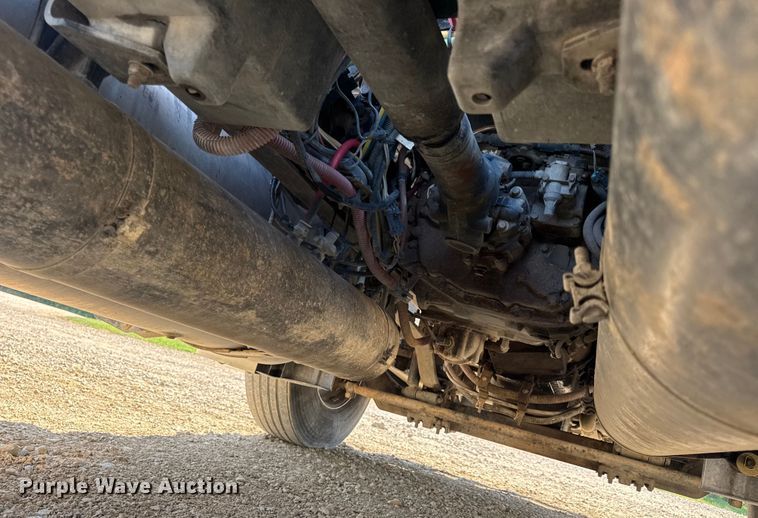 image for item DW3458 2006 Freightliner Columbia semi truck