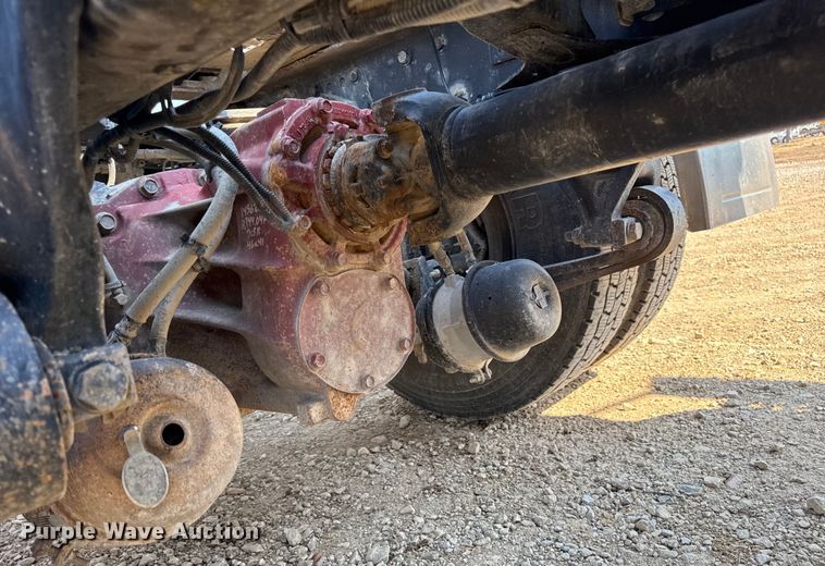 image for item DW3458 2006 Freightliner Columbia semi truck