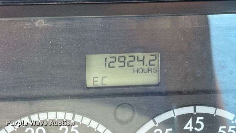 image for item DW3458 2006 Freightliner Columbia semi truck