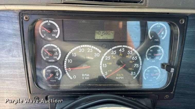 image for item DW3458 2006 Freightliner Columbia semi truck