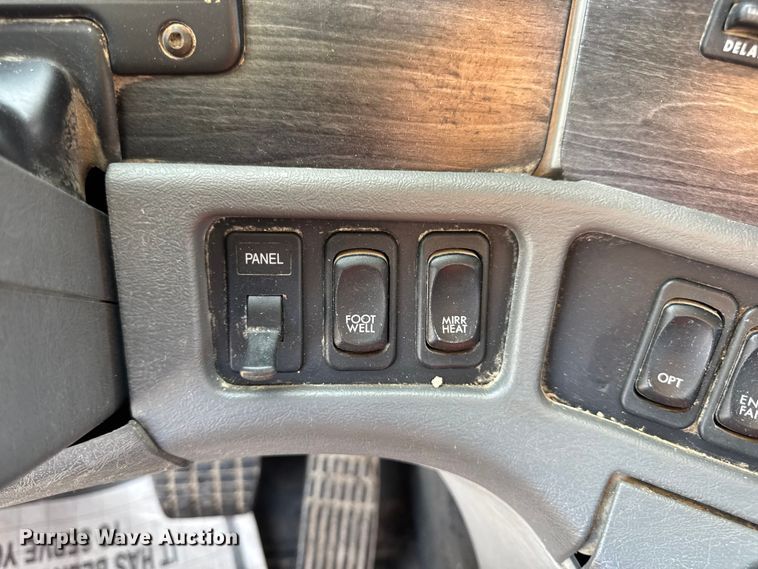 image for item DW3458 2006 Freightliner Columbia semi truck