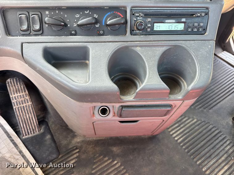 image for item DW3458 2006 Freightliner Columbia semi truck