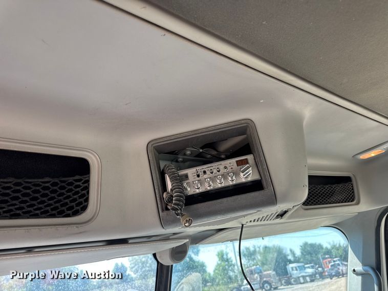 image for item DW3458 2006 Freightliner Columbia semi truck