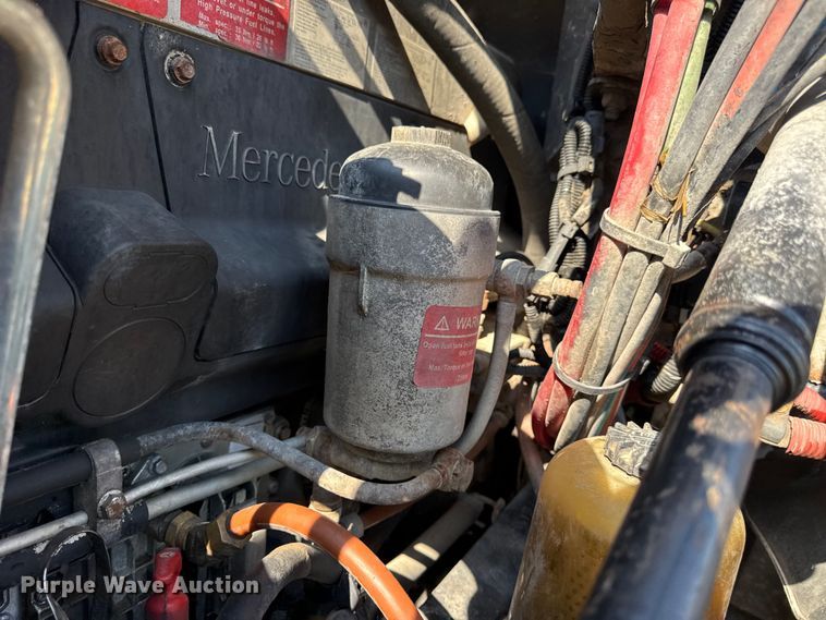 image for item DW3458 2006 Freightliner Columbia semi truck