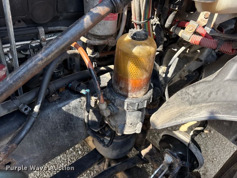 image for item DW3458 2006 Freightliner Columbia semi truck