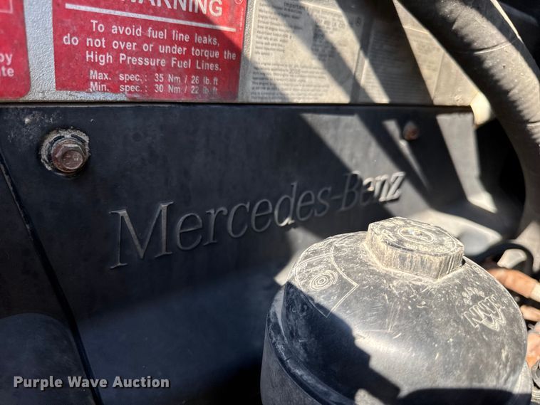 image for item DW3458 2006 Freightliner Columbia semi truck