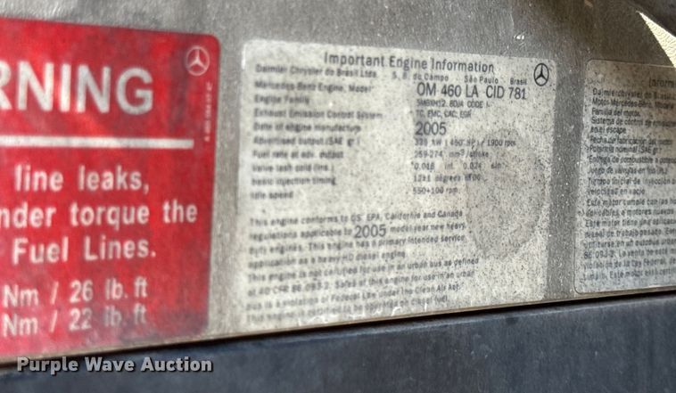 image for item DW3458 2006 Freightliner Columbia semi truck