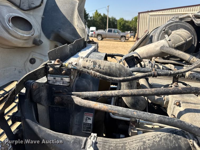 image for item DW3458 2006 Freightliner Columbia semi truck