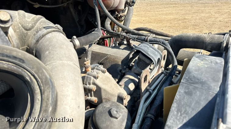 image for item DW3458 2006 Freightliner Columbia semi truck