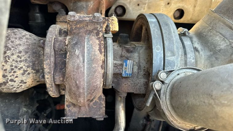 image for item DW3458 2006 Freightliner Columbia semi truck