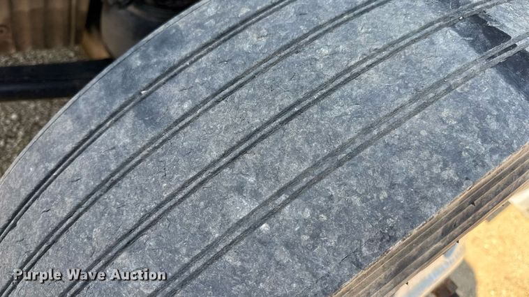 image for item DW3458 2006 Freightliner Columbia semi truck