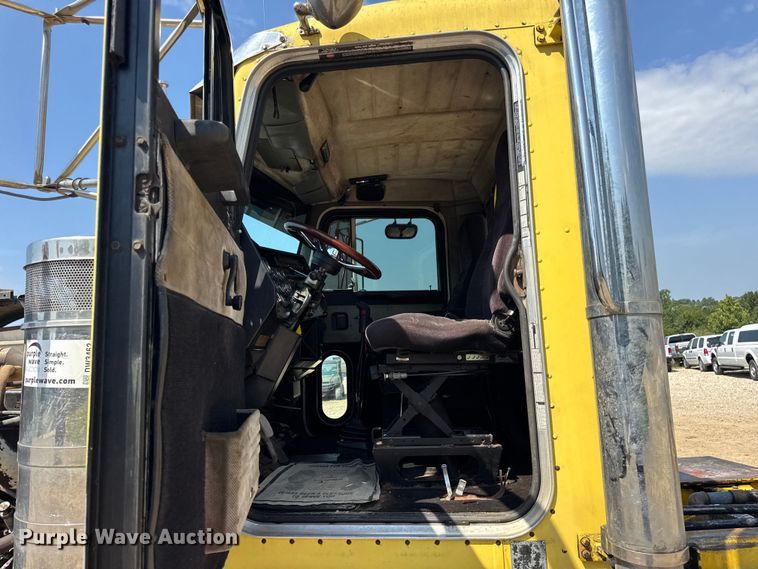 image for item DW3462 1995 Peterbilt 357 truck cab and chassis