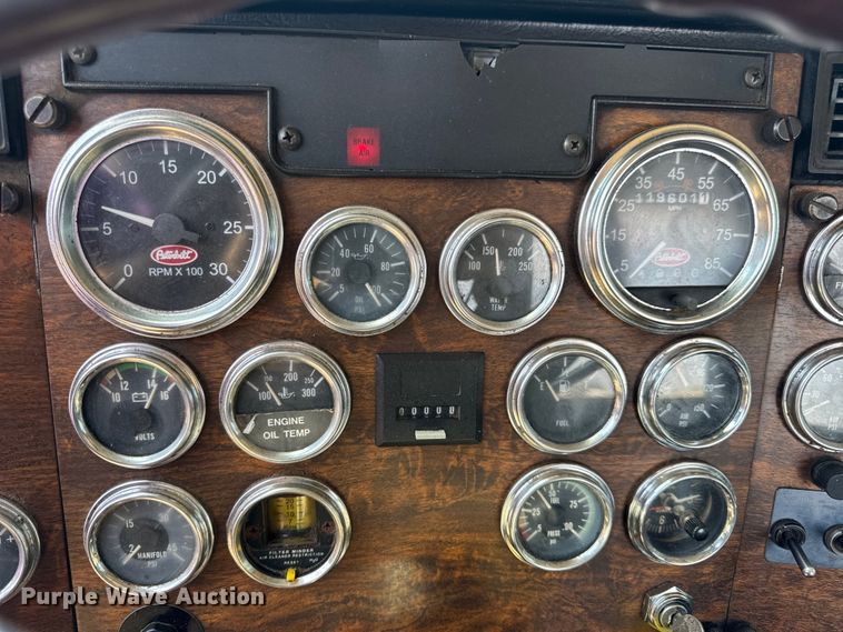 image for item DW3462 1995 Peterbilt 357 truck cab and chassis