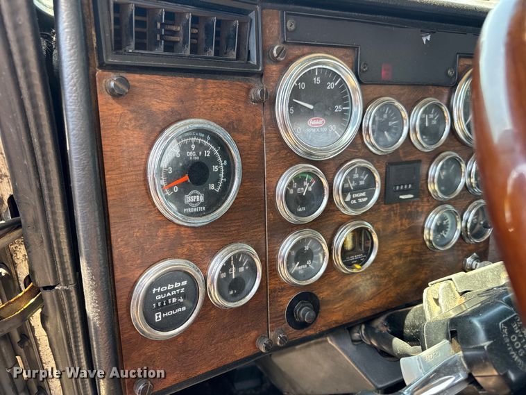 image for item DW3462 1995 Peterbilt 357 truck cab and chassis