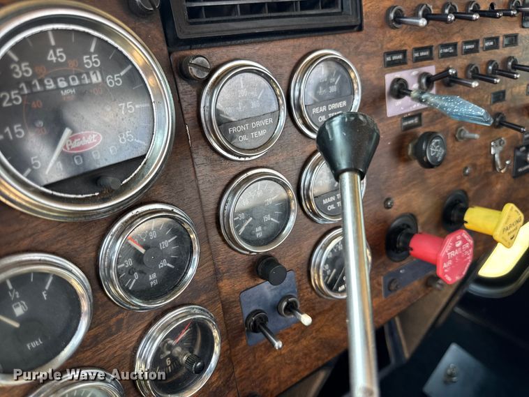 image for item DW3462 1995 Peterbilt 357 truck cab and chassis