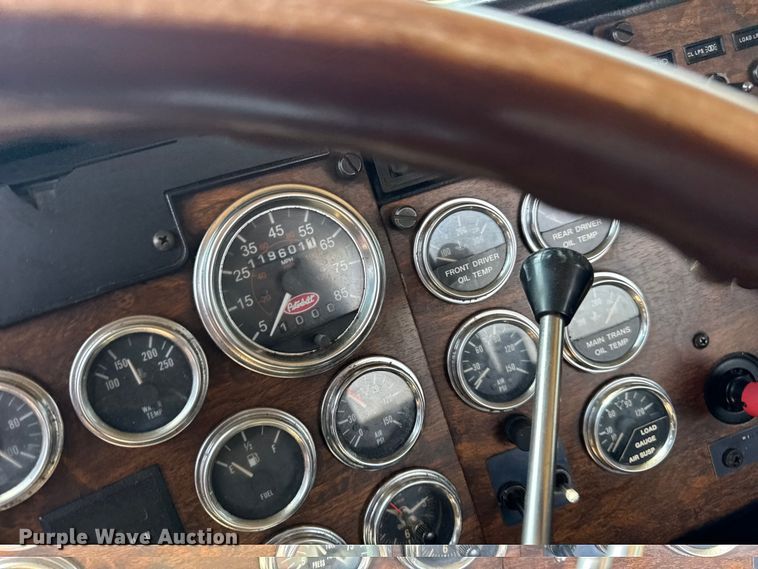 image for item DW3462 1995 Peterbilt 357 truck cab and chassis