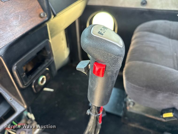 image for item DW3462 1995 Peterbilt 357 truck cab and chassis