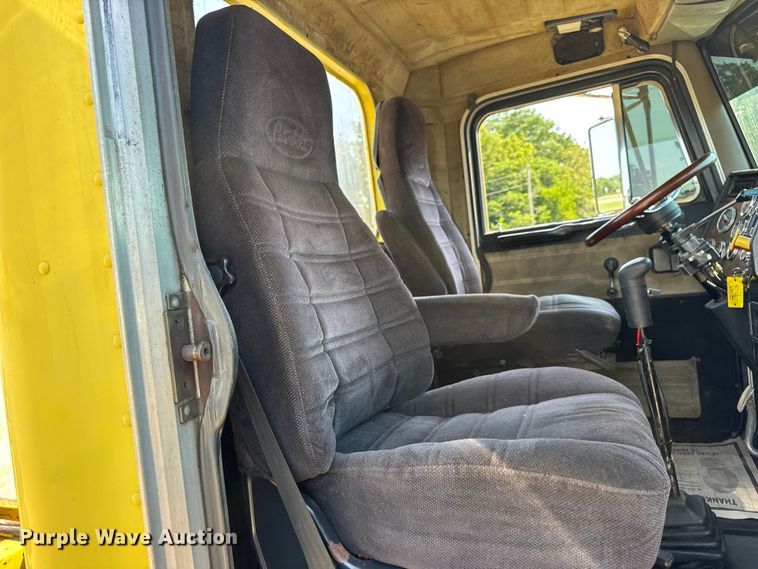 image for item DW3462 1995 Peterbilt 357 truck cab and chassis