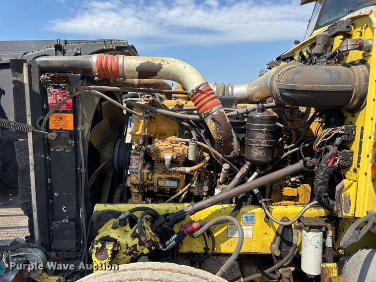 image for item DW3462 1995 Peterbilt 357 truck cab and chassis