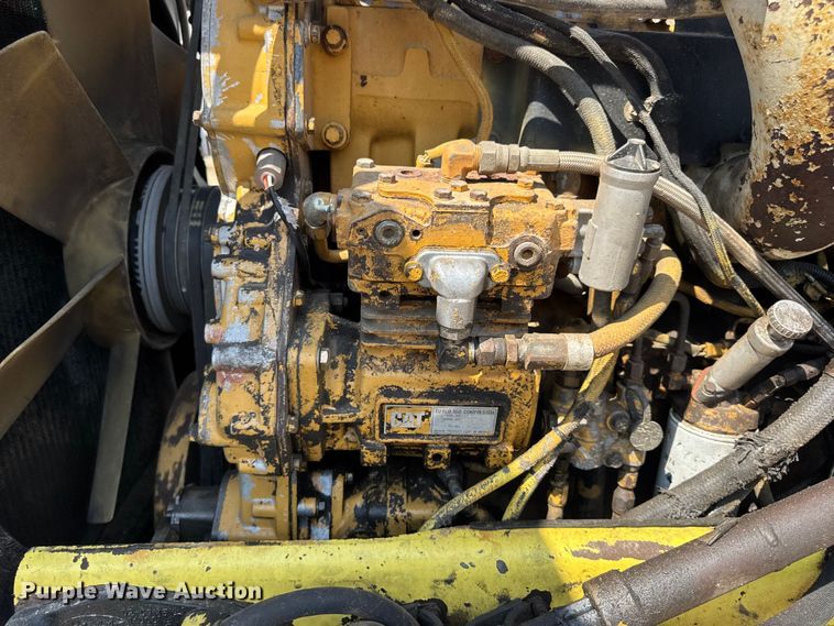 image for item DW3462 1995 Peterbilt 357 truck cab and chassis