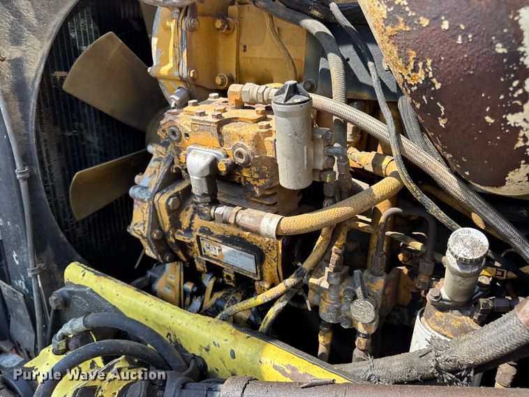 image for item DW3462 1995 Peterbilt 357 truck cab and chassis