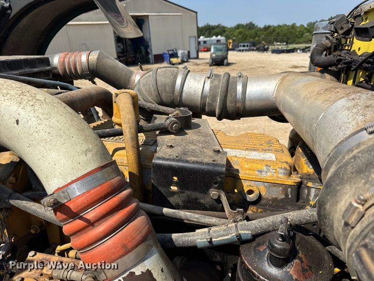 image for item DW3462 1995 Peterbilt 357 truck cab and chassis