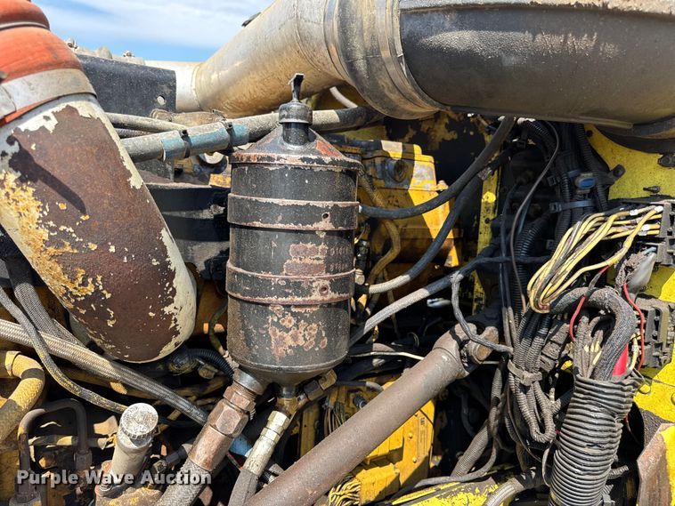 image for item DW3462 1995 Peterbilt 357 truck cab and chassis