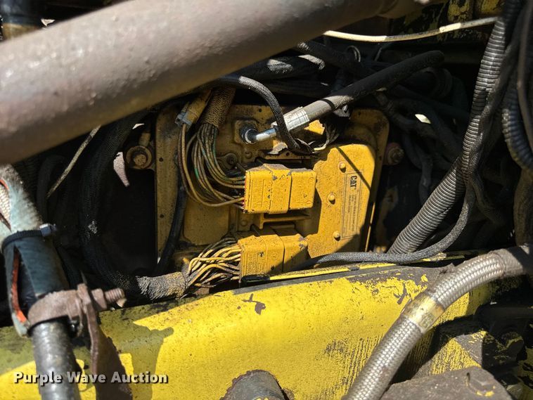 image for item DW3462 1995 Peterbilt 357 truck cab and chassis