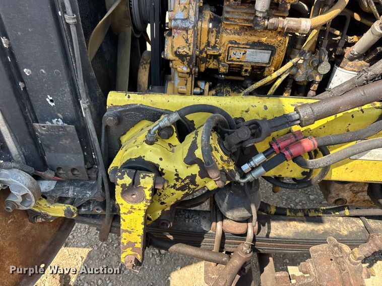 image for item DW3462 1995 Peterbilt 357 truck cab and chassis