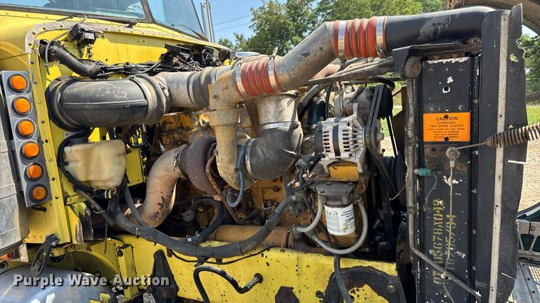 image for item DW3462 1995 Peterbilt 357 truck cab and chassis