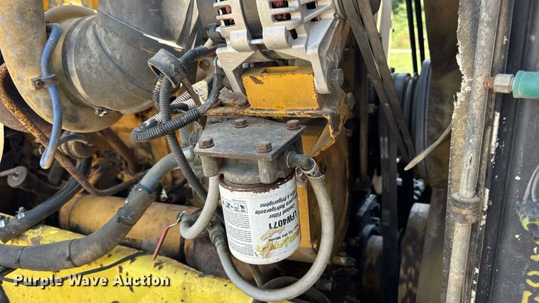 image for item DW3462 1995 Peterbilt 357 truck cab and chassis