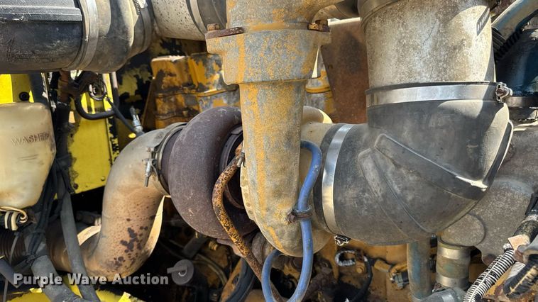 image for item DW3462 1995 Peterbilt 357 truck cab and chassis