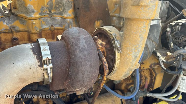 image for item DW3462 1995 Peterbilt 357 truck cab and chassis