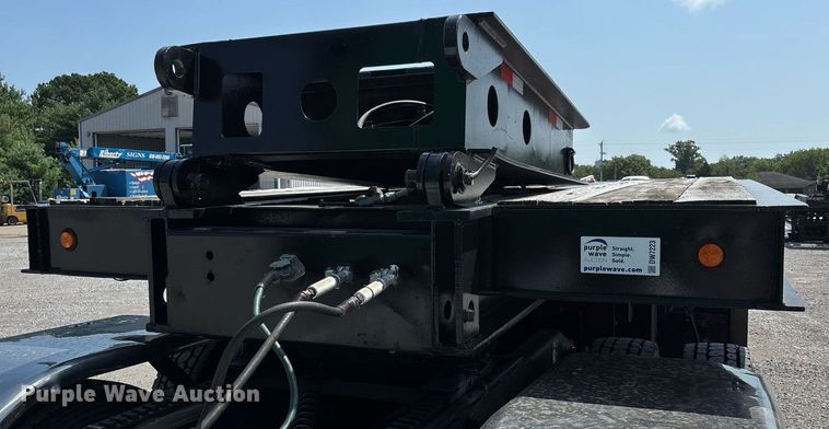 image for item DW7223 1998 Fontaine drop deck extendable equipment trailer