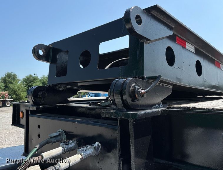 image for item DW7223 1998 Fontaine drop deck extendable equipment trailer