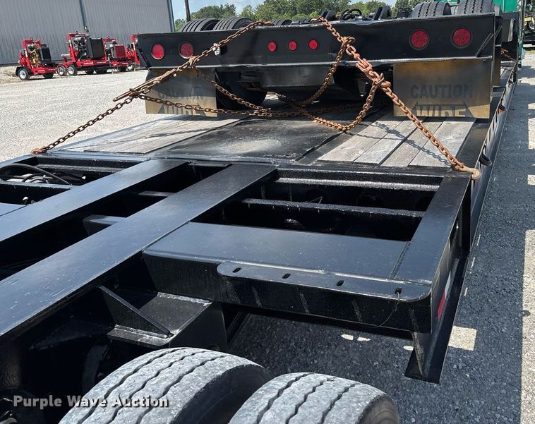 image for item DW7223 1998 Fontaine drop deck extendable equipment trailer